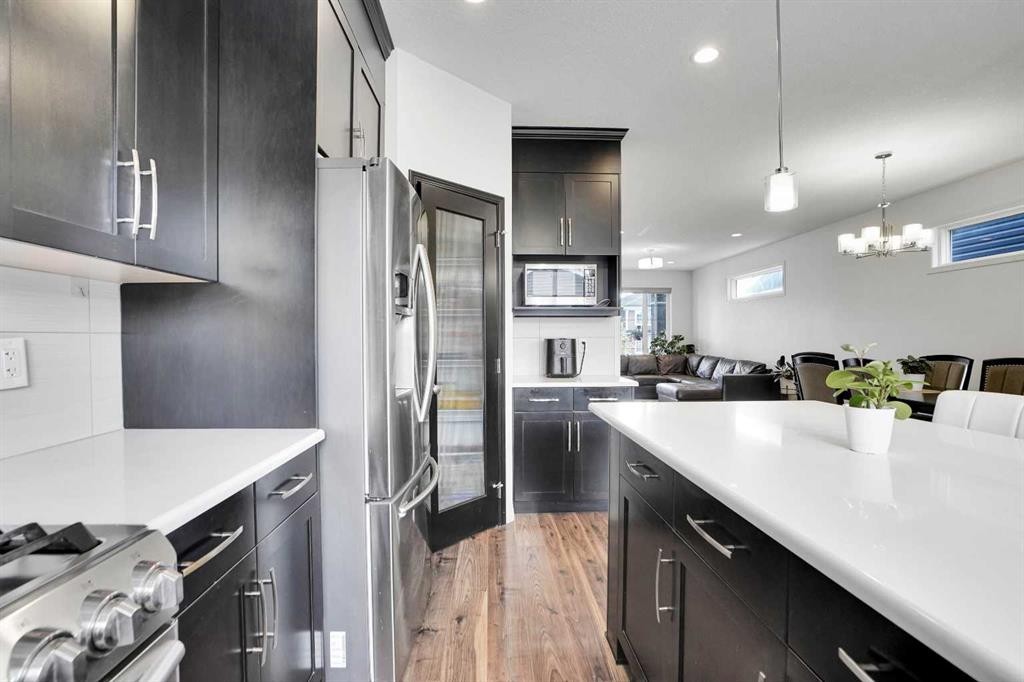 726 Redstone Drive Ne, Calgary, AB - Indoor Photo Showing Kitchen With Upgraded Kitchen