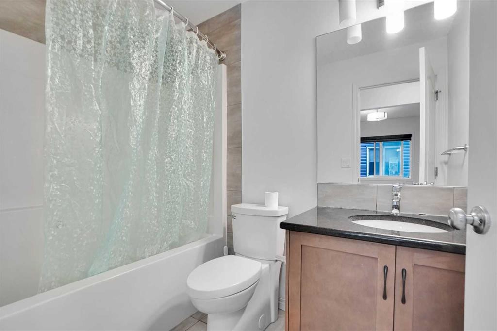 726 Redstone Drive Ne, Calgary, AB - Indoor Photo Showing Bathroom