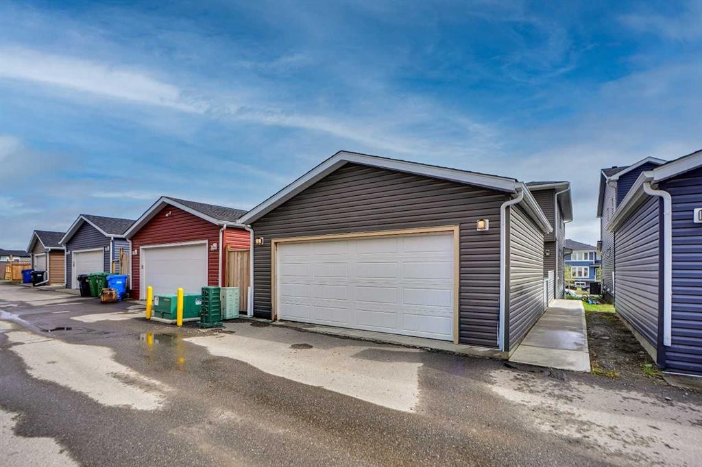 726 Redstone Drive Ne, Calgary, AB - Outdoor