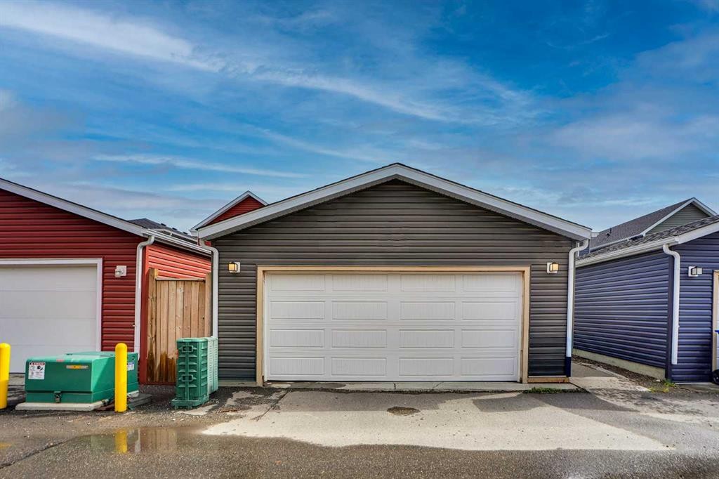 726 Redstone Drive Ne, Calgary, AB - Outdoor