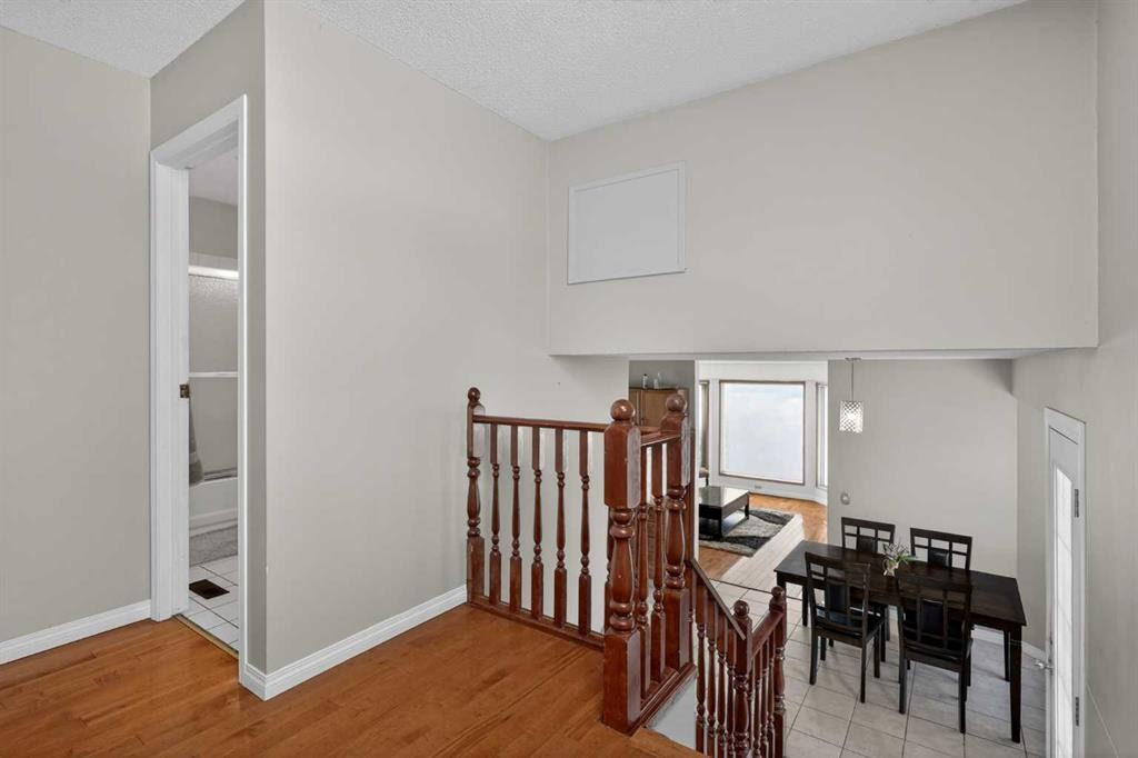 18 Martinview Crescent Ne, Calgary, AB - Indoor Photo Showing Other Room
