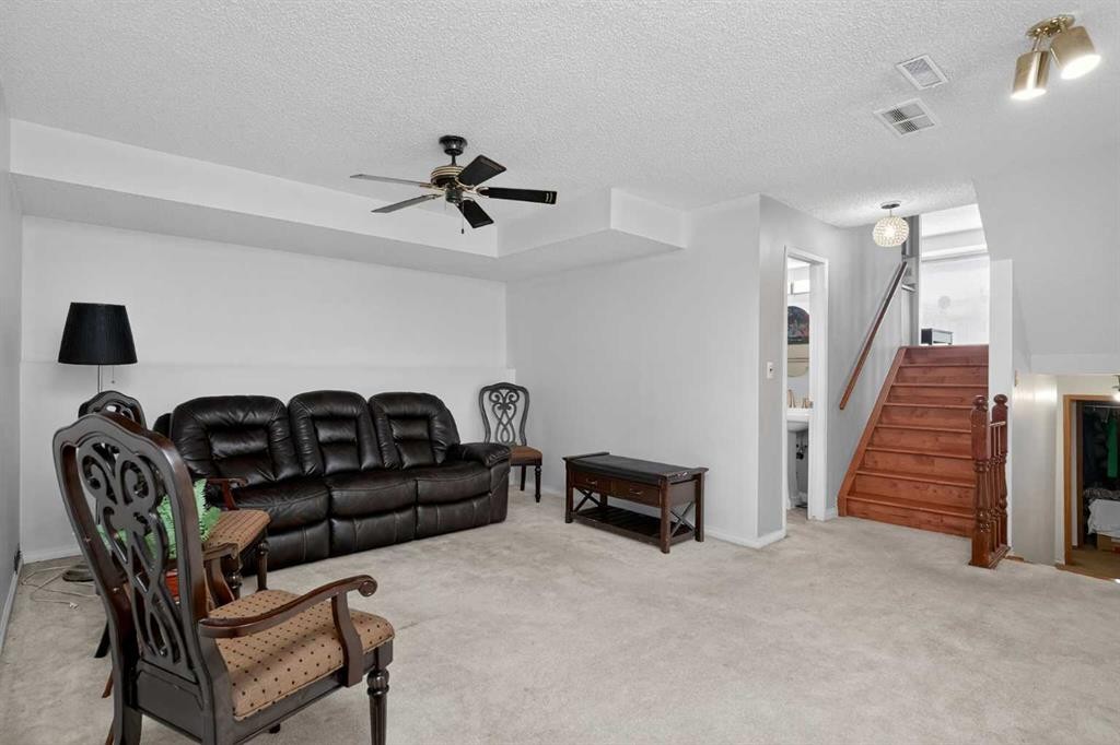 18 Martinview Crescent Ne, Calgary, AB - Indoor