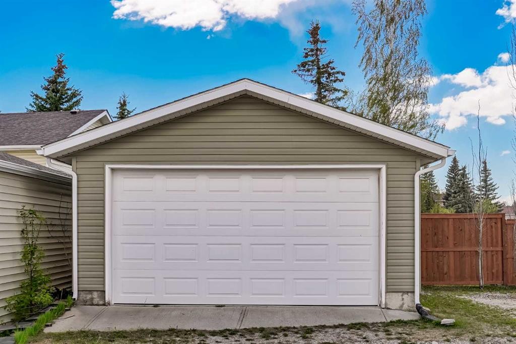 18 Martinview Crescent Ne, Calgary, AB - Outdoor With Exterior