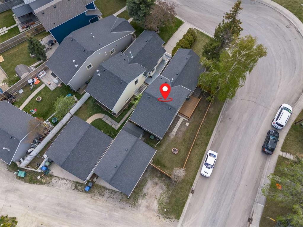18 Martinview Crescent Ne, Calgary, AB - Outdoor With View