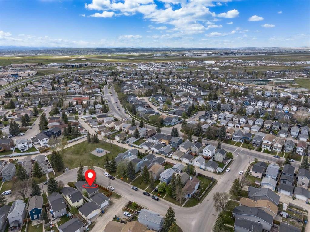 18 Martinview Crescent Ne, Calgary, AB - Outdoor With View