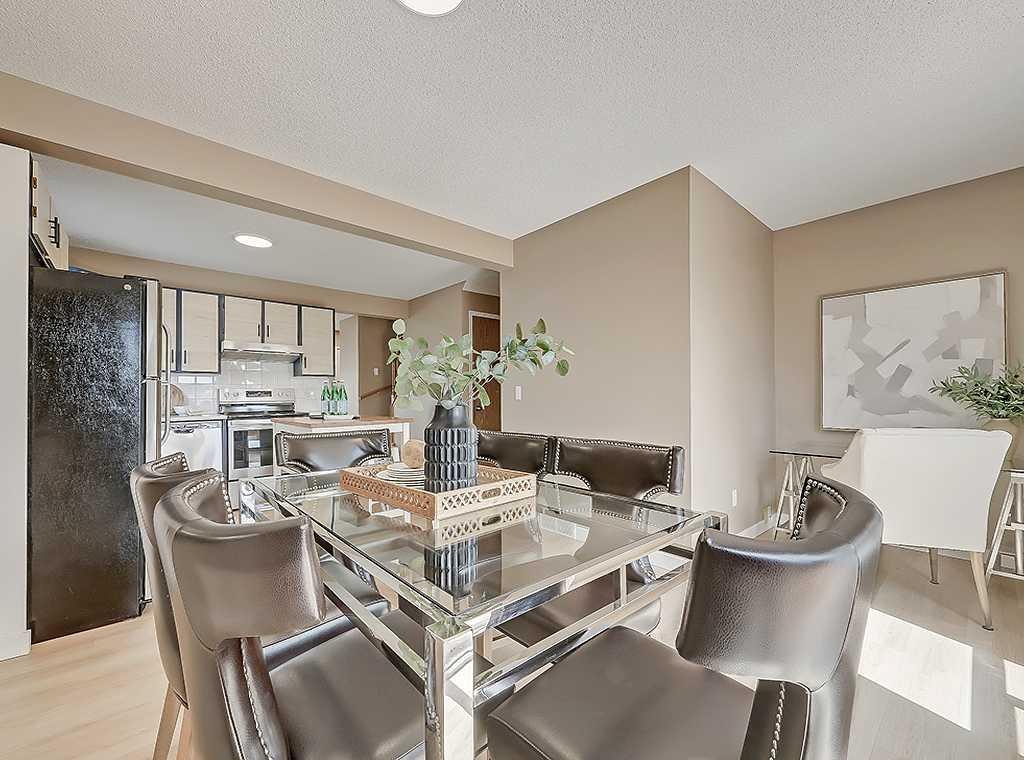 292 Coventry Close Ne, Calgary, AB - Indoor Photo Showing Dining Room