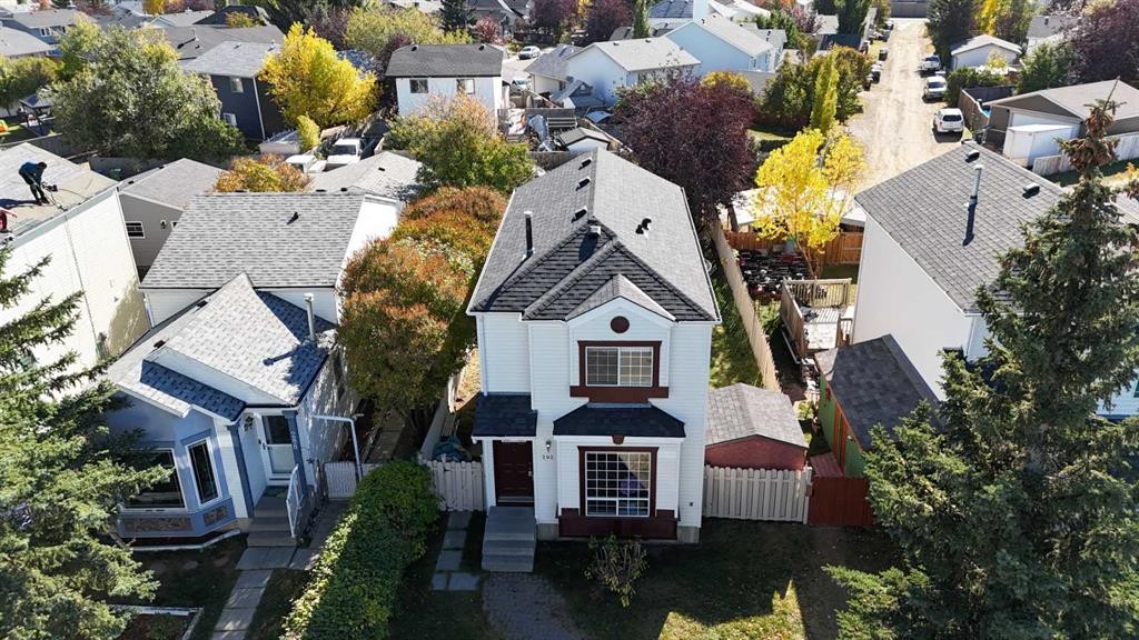 292 Coventry Close Ne, Calgary, AB - Outdoor