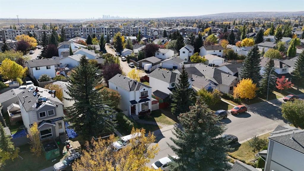 292 Coventry Close Ne, Calgary, AB - Outdoor With View