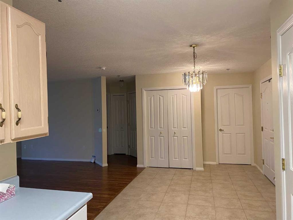 1118-1818 Simcoe Boulevard Sw, Calgary, AB - Indoor