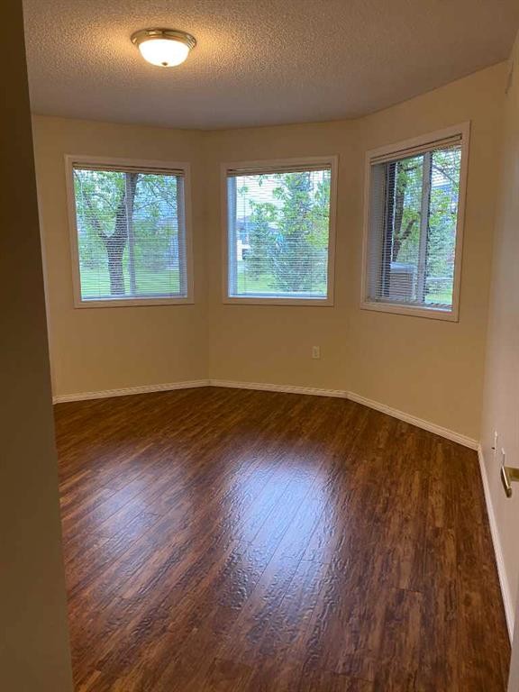 1118-1818 Simcoe Boulevard Sw, Calgary, AB - Indoor
