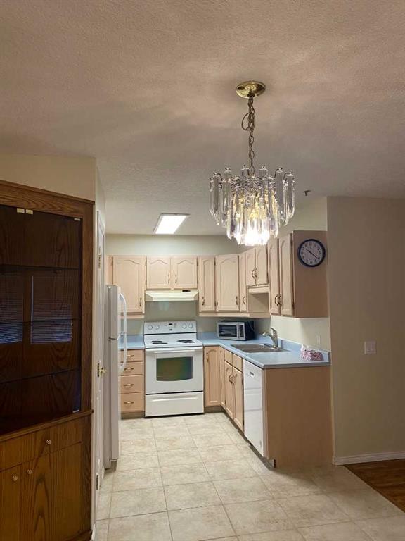 1118-1818 Simcoe Boulevard Sw, Calgary, AB - Indoor Photo Showing Living Room