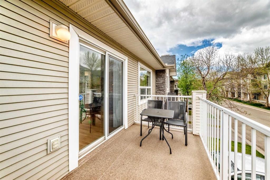 6621 Pinecliff Grove Ne, Calgary, AB - Outdoor With Balcony With Exterior