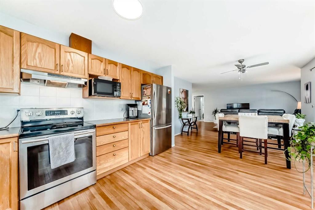 6621 Pinecliff Grove Ne, Calgary, AB - Indoor Photo Showing Kitchen With Stainless Steel Kitchen