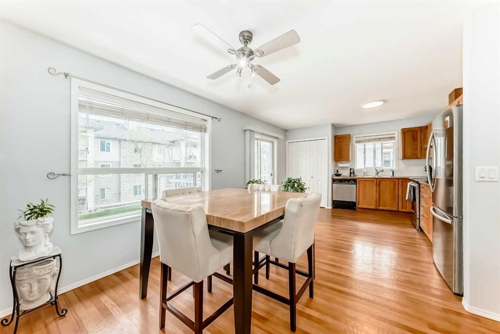 6621 Pinecliff Grove Ne, Calgary, AB - Indoor Photo Showing Dining Room