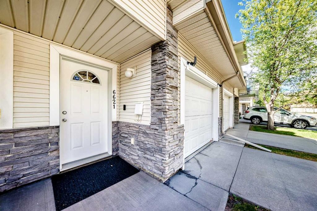 6621 Pinecliff Grove Ne, Calgary, AB - Outdoor