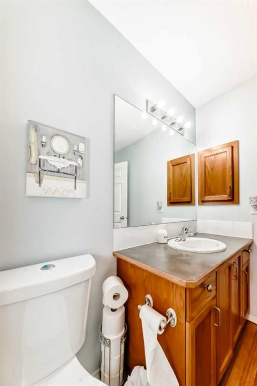 6621 Pinecliff Grove Ne, Calgary, AB - Indoor Photo Showing Bathroom