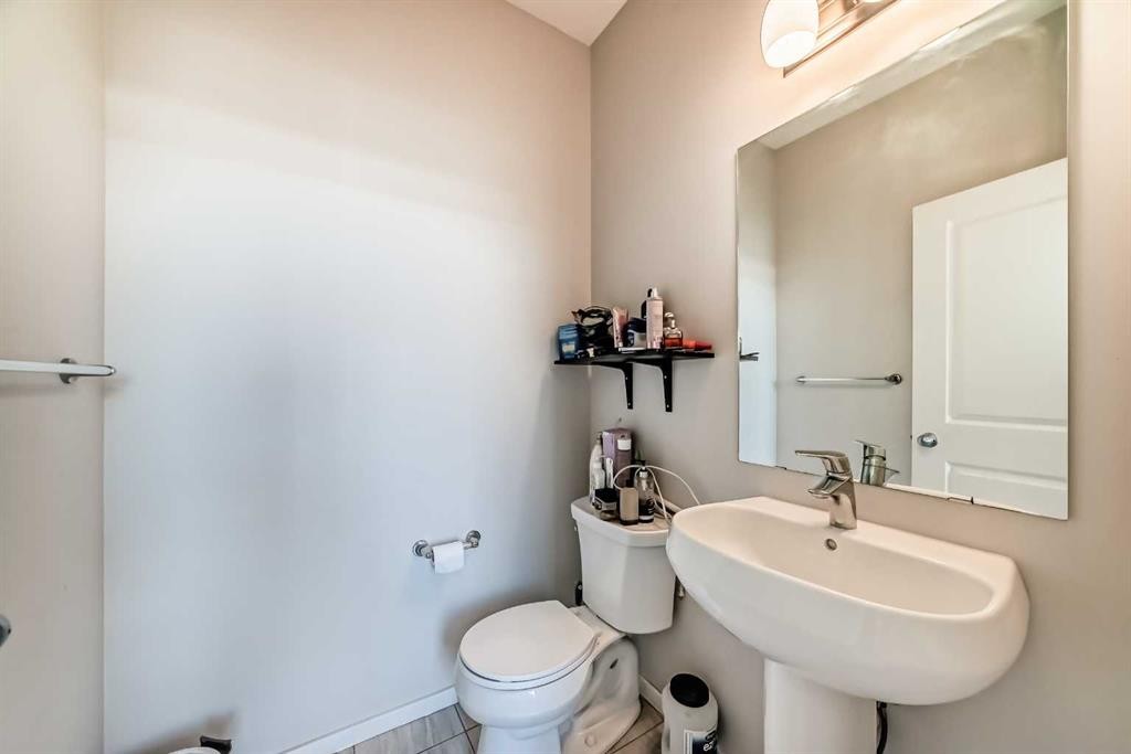199 Savanna Parade Ne, Calgary, AB - Indoor Photo Showing Bathroom