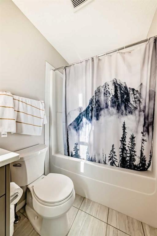 199 Savanna Parade Ne, Calgary, AB - Indoor Photo Showing Bathroom