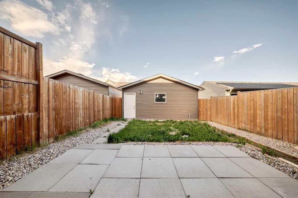 199 Savanna Parade Ne, Calgary, AB - Outdoor