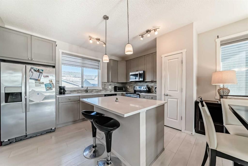 199 Savanna Parade Ne, Calgary, AB - Indoor Photo Showing Kitchen With Upgraded Kitchen