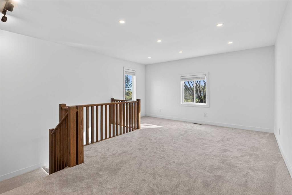 416 Thornhill Place Nw, Calgary, AB - Indoor Photo Showing Other Room