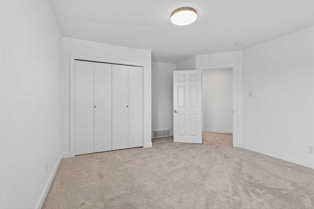 416 Thornhill Place Nw, Calgary, AB - Indoor
