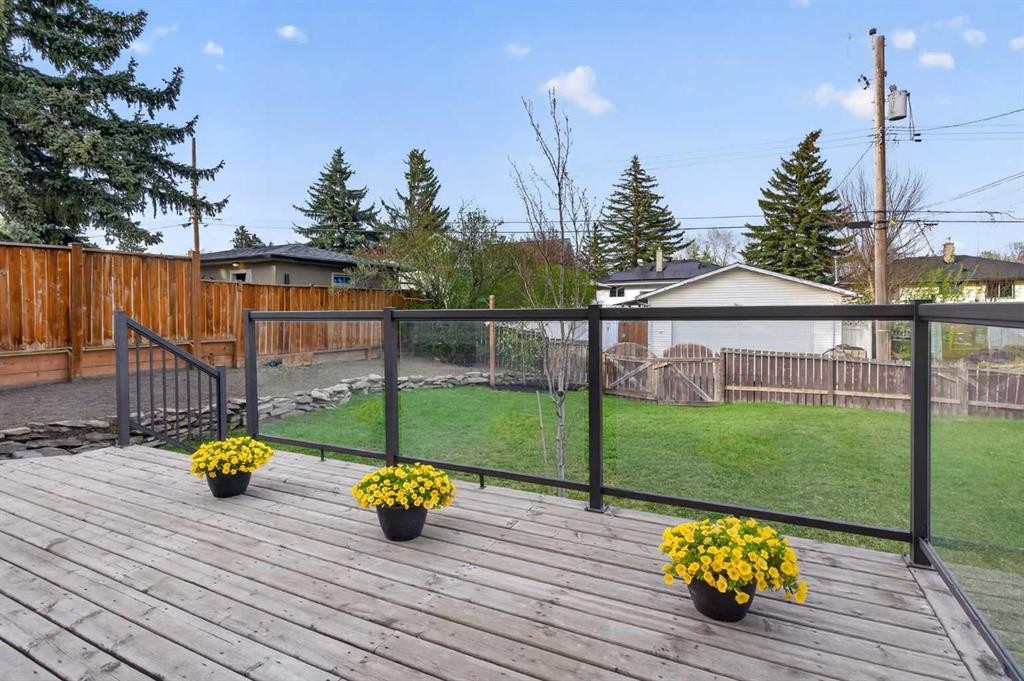 416 Thornhill Place Nw, Calgary, AB - Outdoor With Deck Patio Veranda