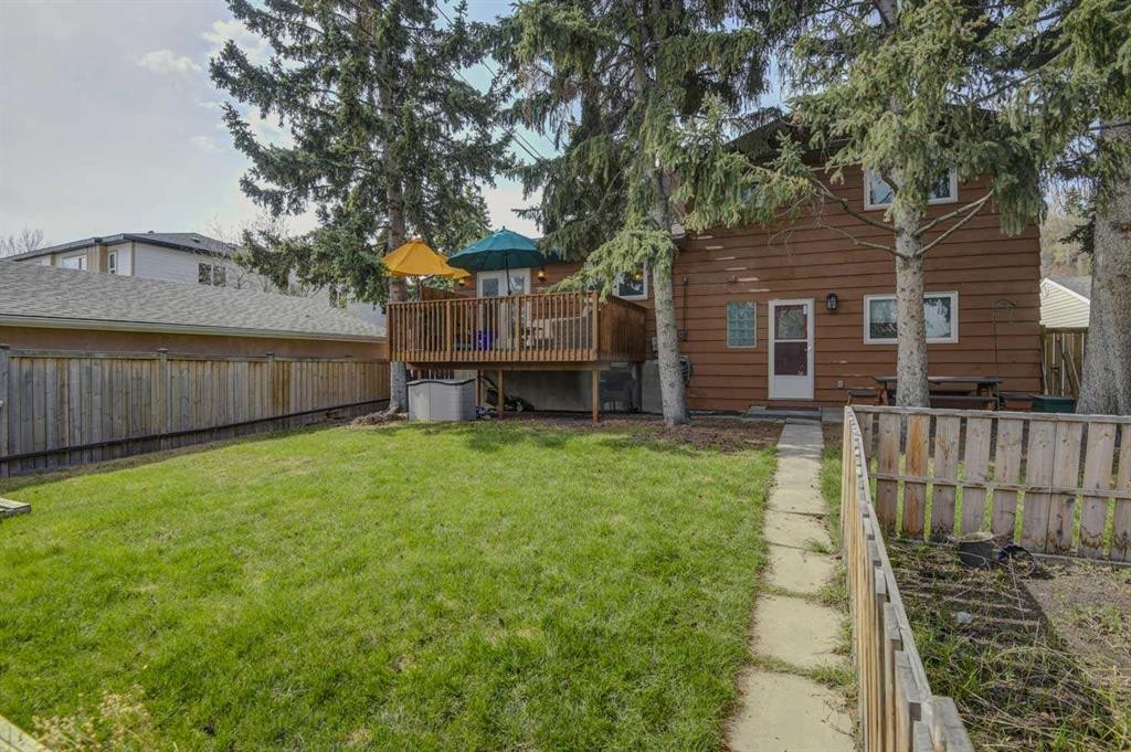 8116 33 Avenue Nw, Calgary, AB - Outdoor With Deck Patio Veranda