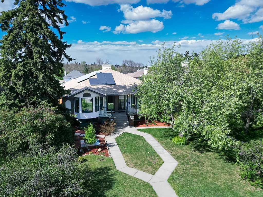 136 24 Avenue Nw, Calgary, AB - Outdoor