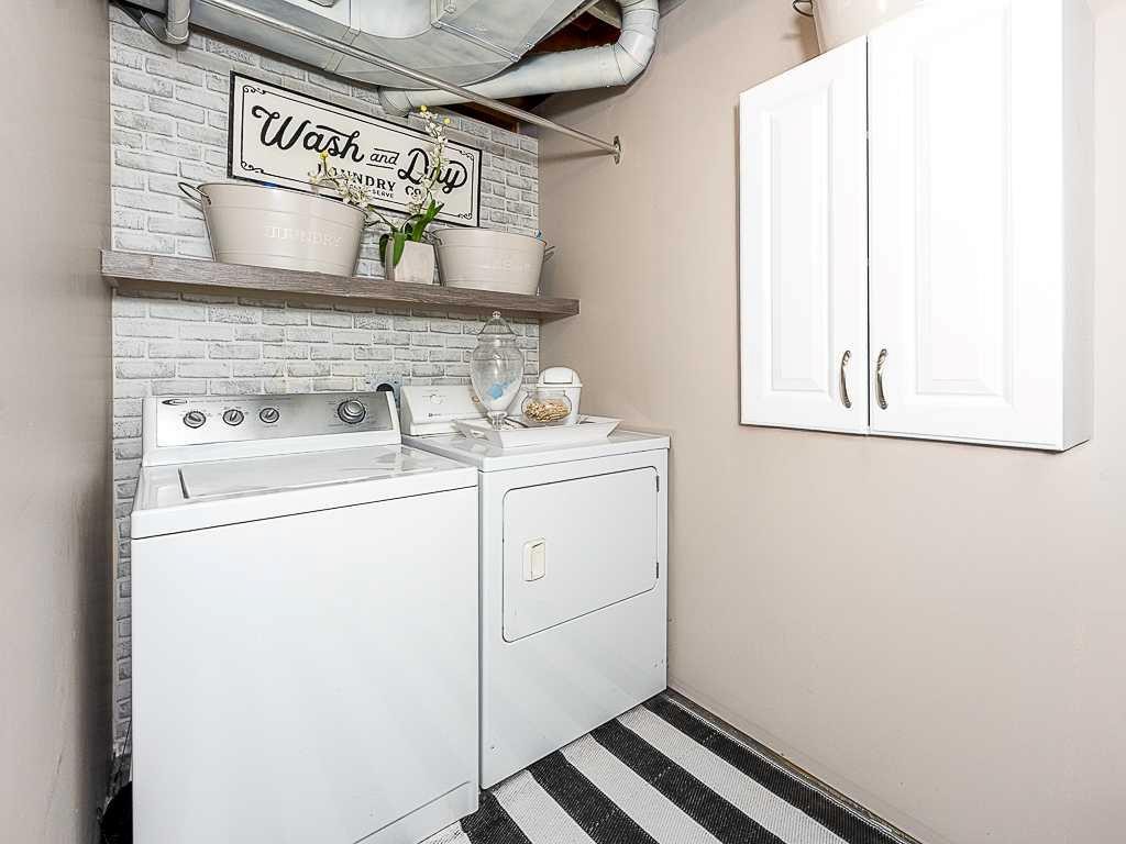 136 24 Avenue Nw, Calgary, AB - Indoor Photo Showing Laundry Room