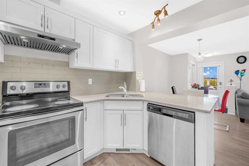 10767 Cityscape Drive Ne, Calgary, AB - Indoor Photo Showing Kitchen