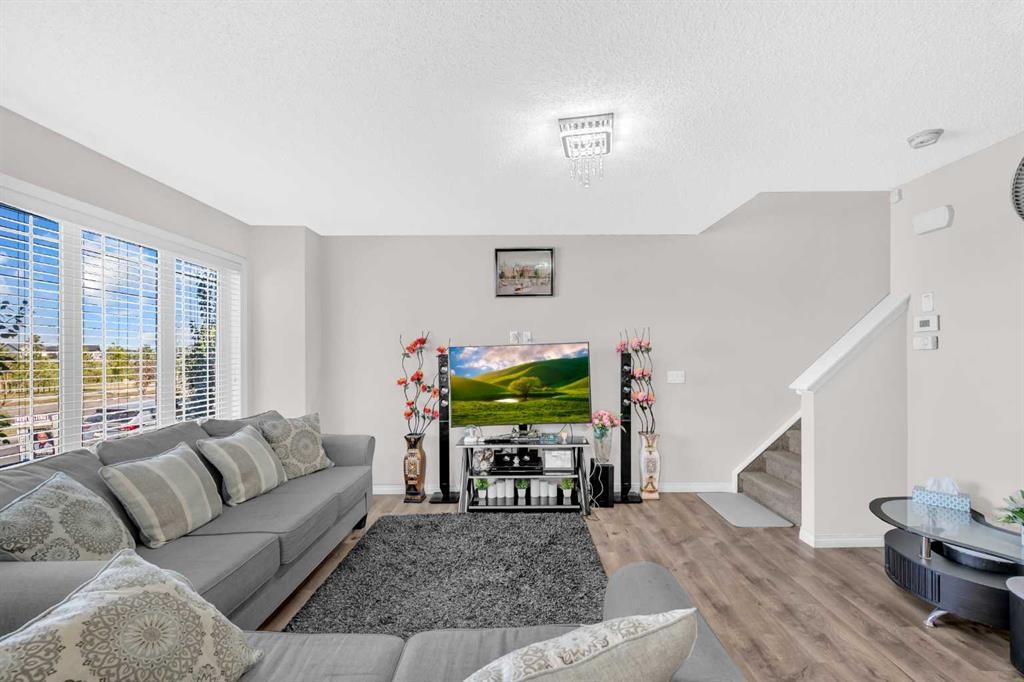 10767 Cityscape Drive Ne, Calgary, AB - Indoor Photo Showing Living Room