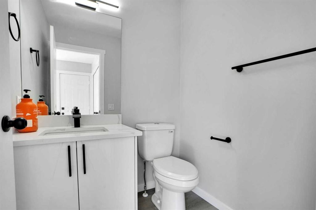 51 Martinridge Grove Ne, Calgary, AB - Indoor Photo Showing Bathroom
