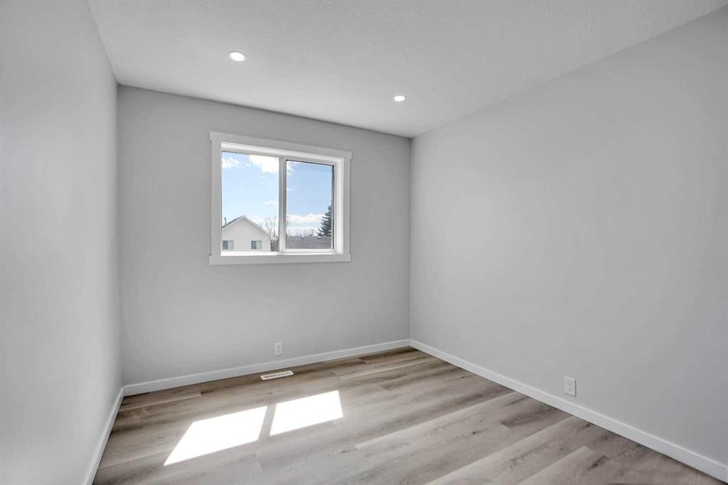 51 Martinridge Grove Ne, Calgary, AB - Indoor Photo Showing Other Room