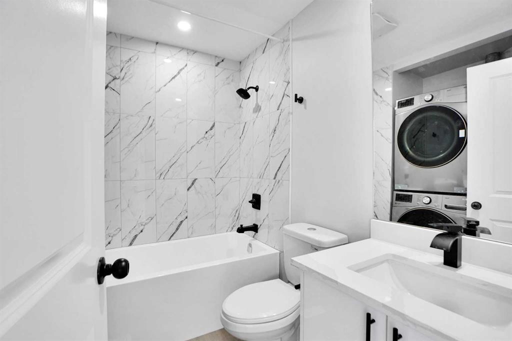 51 Martinridge Grove Ne, Calgary, AB - Indoor Photo Showing Bathroom