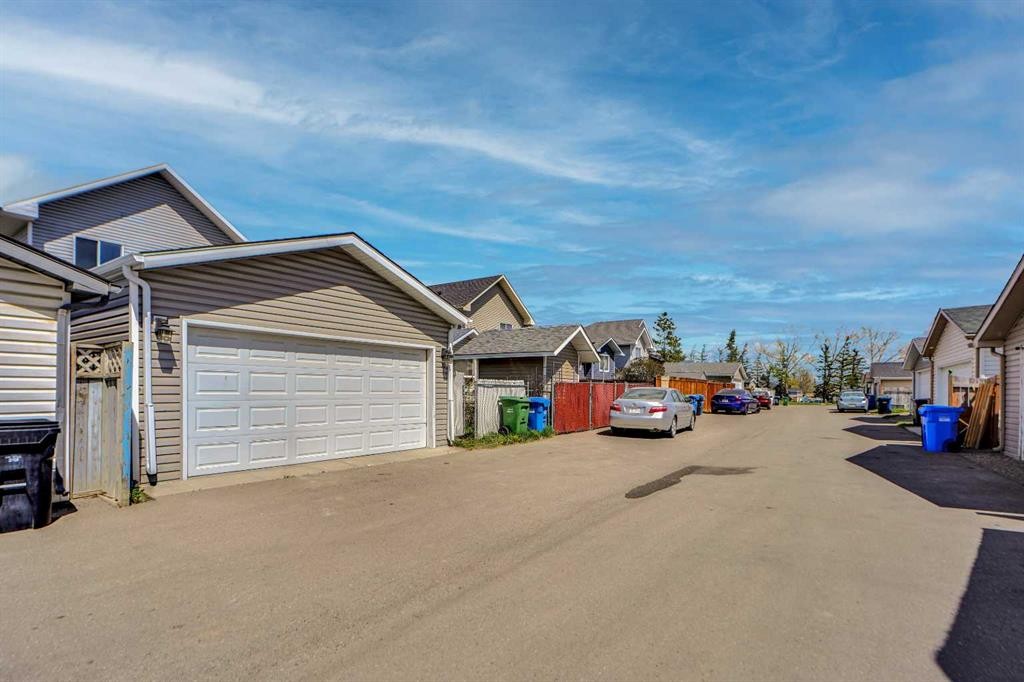 51 Martinridge Grove Ne, Calgary, AB - Outdoor