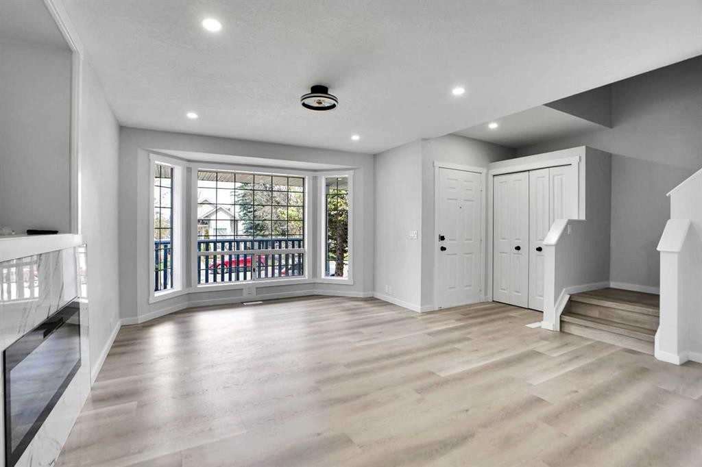 51 Martinridge Grove Ne, Calgary, AB - Indoor