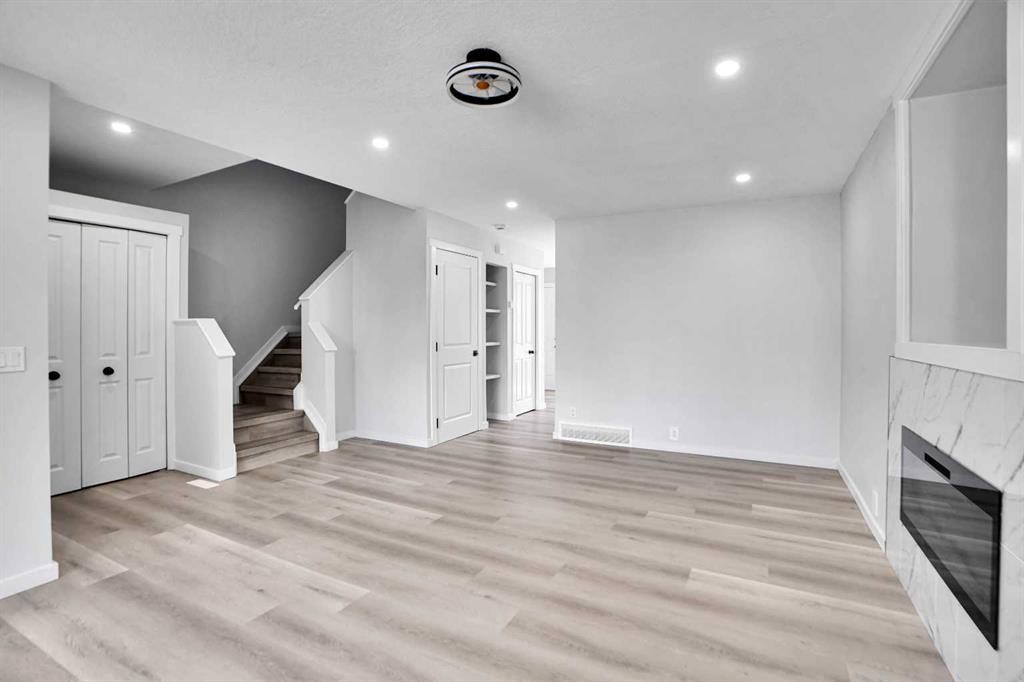 51 Martinridge Grove Ne, Calgary, AB - Indoor Photo Showing Other Room