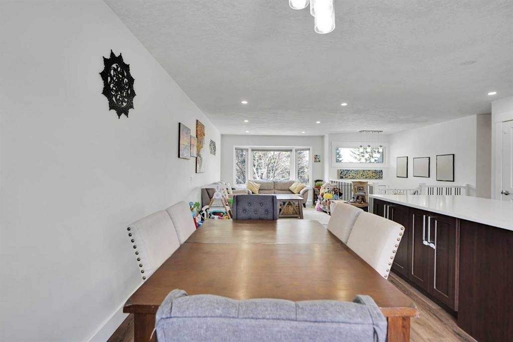 5702 Brenner Crescent Nw, Calgary, AB - Indoor Photo Showing Dining Room