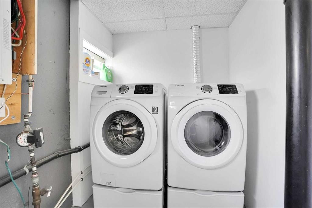 5702 Brenner Crescent Nw, Calgary, AB - Indoor Photo Showing Laundry Room