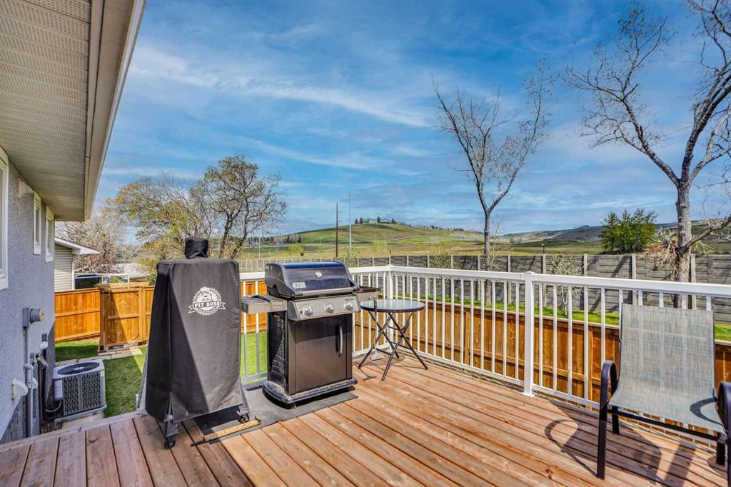 5702 Brenner Crescent Nw, Calgary, AB - Outdoor With Deck Patio Veranda With Exterior