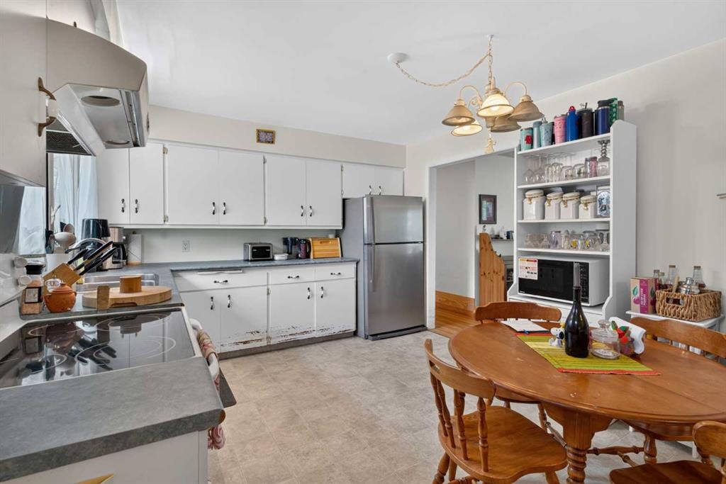39 Hillgrove Crescent Sw, Calgary, AB - Indoor