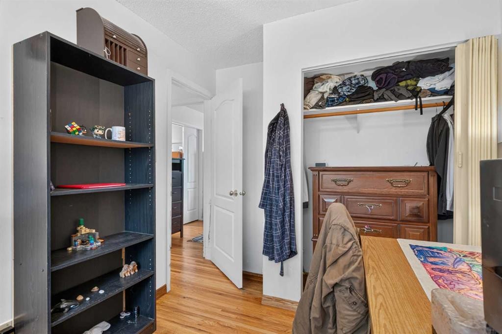 39 Hillgrove Crescent Sw, Calgary, AB - Indoor
