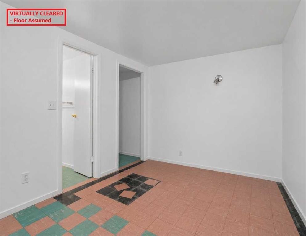 39 Hillgrove Crescent Sw, Calgary, AB - Indoor Photo Showing Other Room