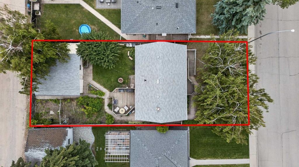 39 Hillgrove Crescent Sw, Calgary, AB - Outdoor