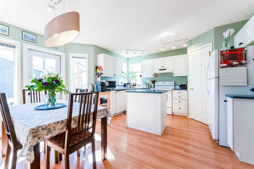 198 Somerside Park Sw, Calgary, AB - Indoor