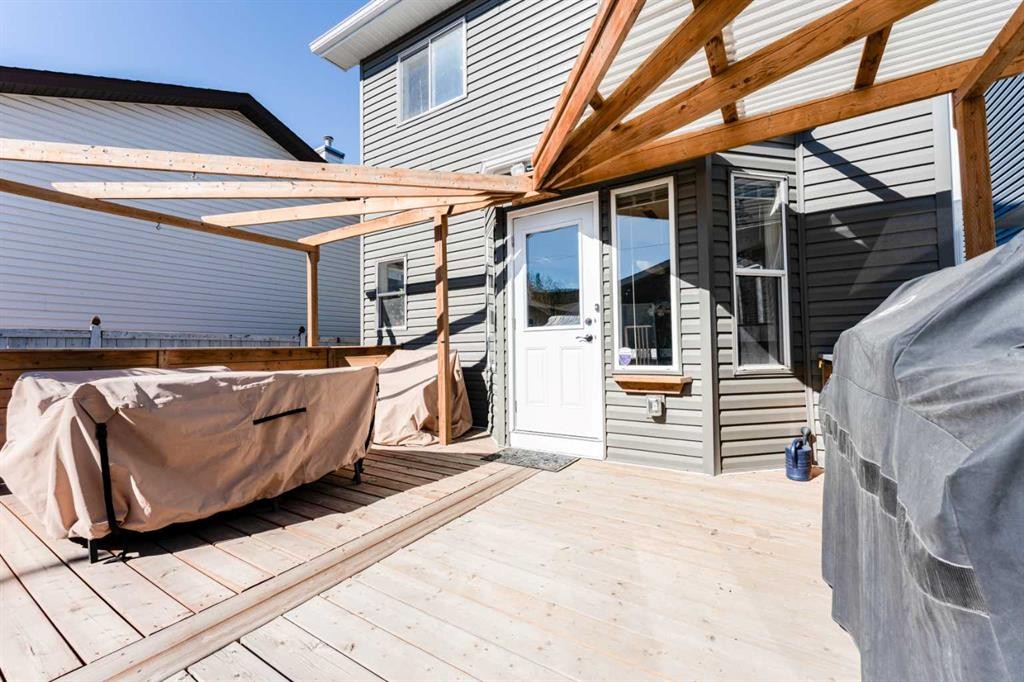 198 Somerside Park Sw, Calgary, AB - Outdoor With Deck Patio Veranda