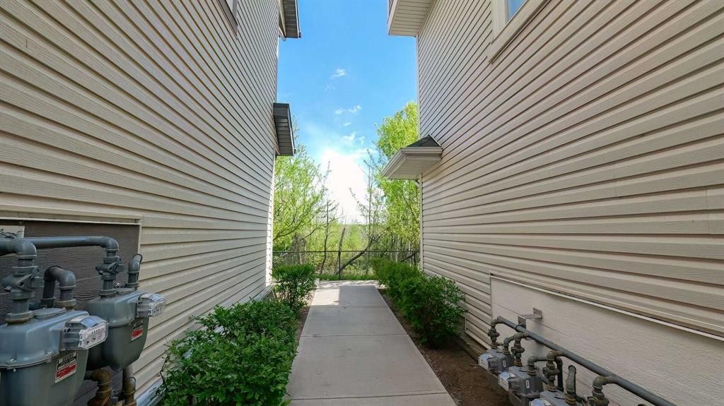 54 New Brighton Point Se, Calgary, AB - Outdoor With Exterior