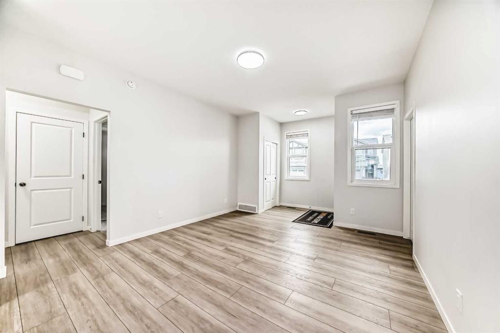212 Lucas Place Nw, Calgary, AB