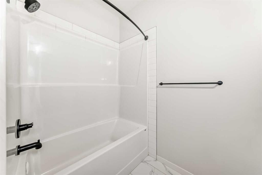 212 Lucas Place Nw, Calgary, AB